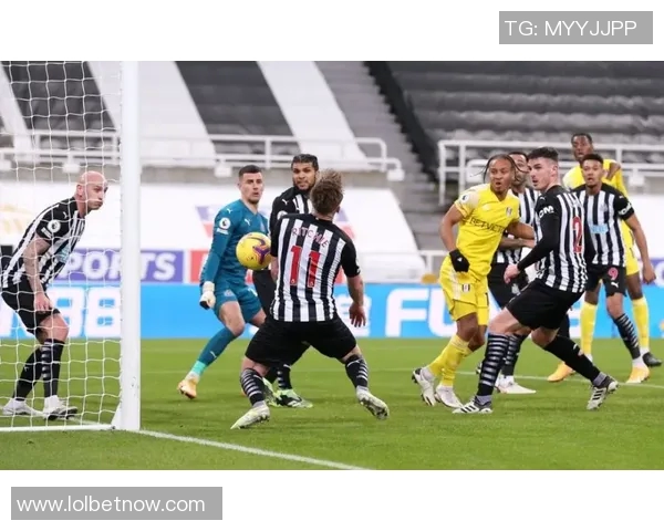 国王杯激战利物浦小胜多特蒙德帽子戏法引发争议判罚全场沸腾