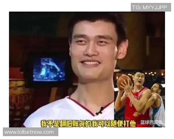 姚明在赛场上的独特坐姿引发热议，背后隐藏着怎样的故事与情感
