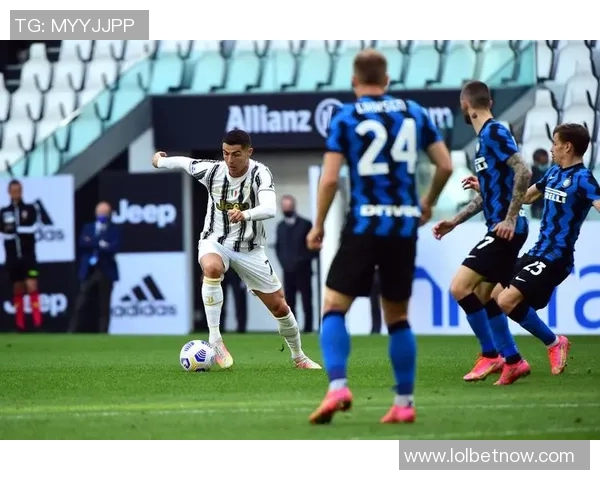 足总杯精彩对决尤文图斯与巴萨战成平局帽子戏法点燃全场激情