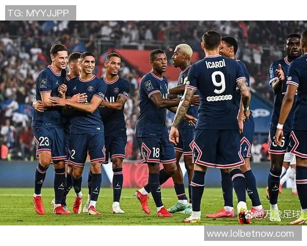 国王杯激战拜仁与巴黎圣日耳曼0比0平引发争议判罚全场沸腾