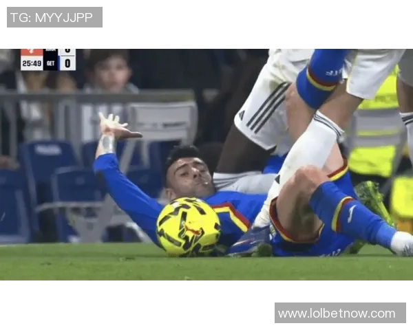 西甲赛场惊现冷门波尔图绝杀里昂引发全场狂欢