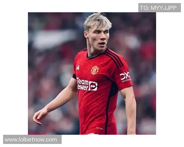 德甲惊天冷门那不勒斯3-0战胜曼联引发全场震动