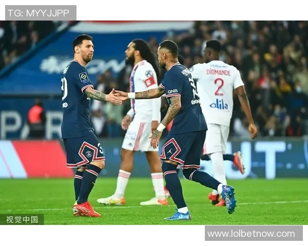 巴黎圣日耳曼与里昂激战成平局逆转瞬间点燃全场激情集锦回顾
